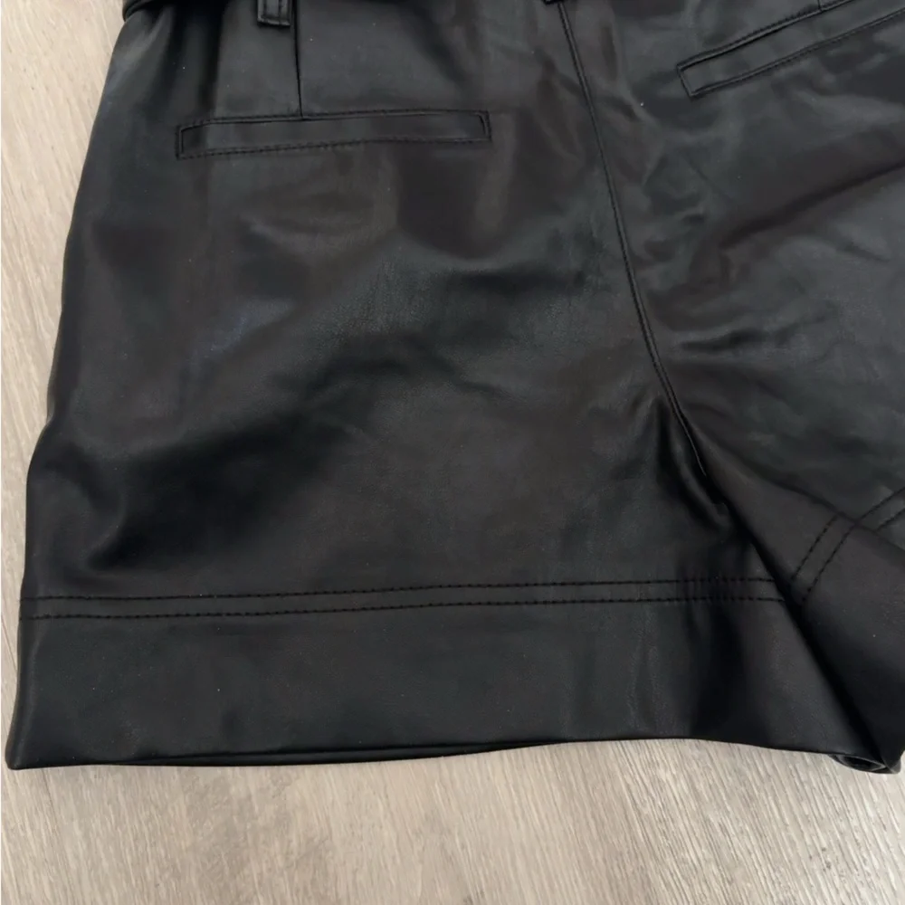 ｛Zara｝ Black Leather-Style Shorts（S size） - Picture 7 of 8
